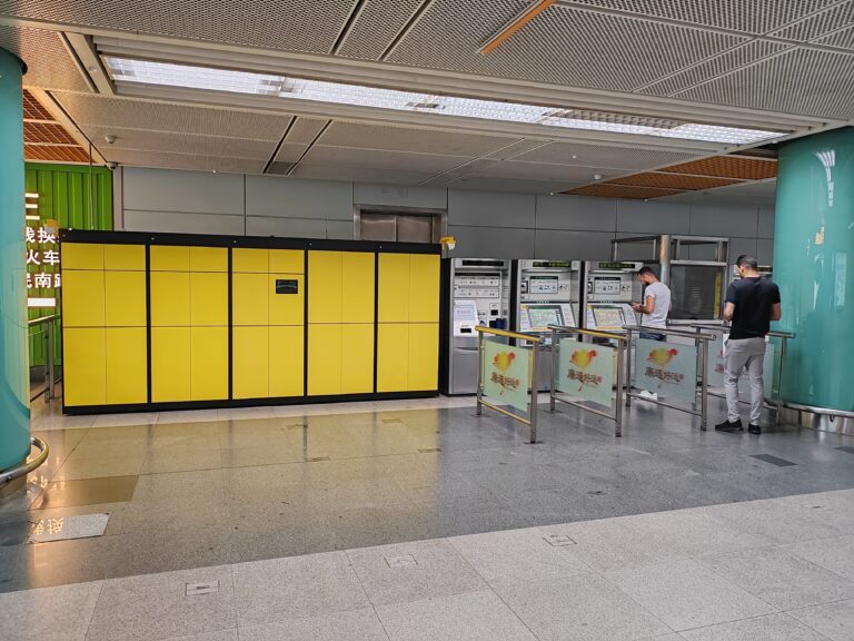 Smart lockers per deposito bagagli