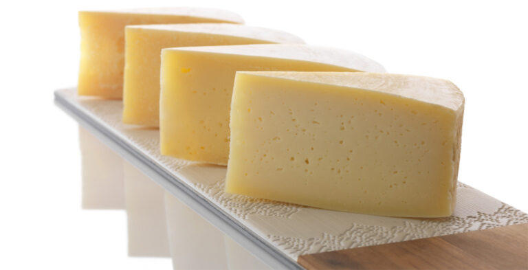 Le scuole fanno guerra alle merendine. ecco i distributori automatici di formaggio Montasio